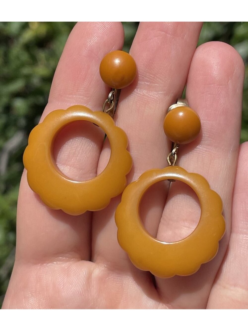 RETRO Vintage 20th C. Butterscotch Egg Yolk Bakelite / Catalin Clip on Earrings